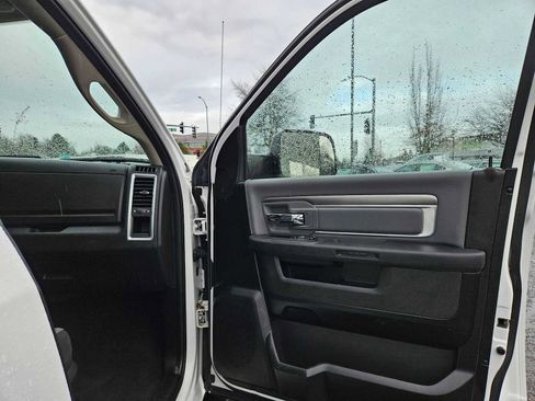 Used 2023 RAM 1500 Classic SLT image 10