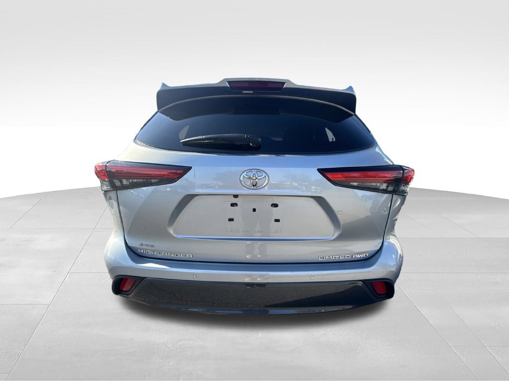 Used 2022 Toyota Highlander Limited AWD/4WD image 7