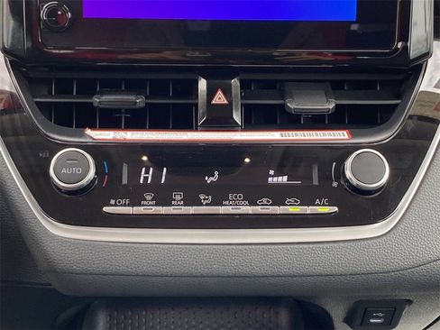 Certified 2025 Toyota Corolla LE image 29