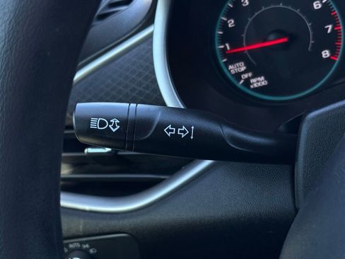 Used 2022 Chevrolet Malibu LT image 31