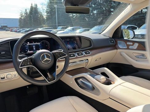 Used 2026 Mercedes-Benz GLE 450e 4MATIC image 9