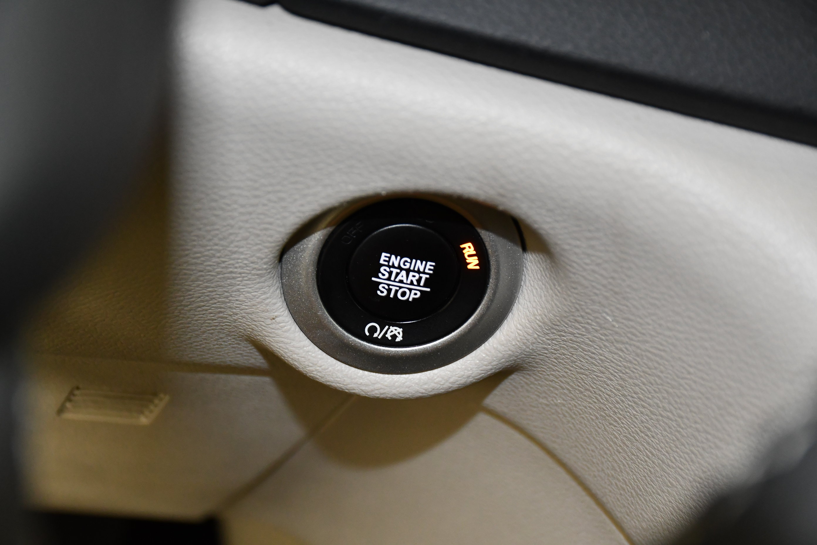 Used 2023 Chrysler Voyager LX FWD image 25