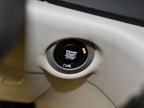 Used 2023 Chrysler Voyager LX FWD image 25