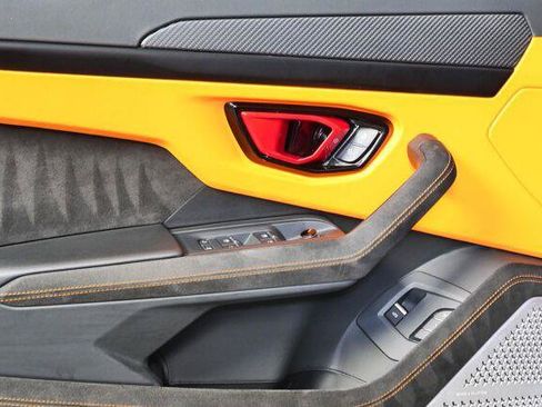 Used 2024 Lamborghini Urus S AWD/4WD image 20