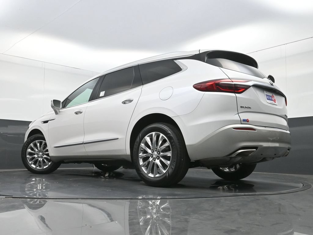Used 2018 Buick Enclave Premium w/ Experience Buick Package FWD image 30