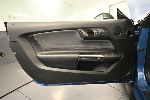 Used 2020 Ford Mustang Shelby GT350 w/ Technology Package RWD image 14