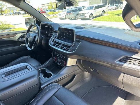 Used 2023 Chevrolet Suburban Premier RWD image 15