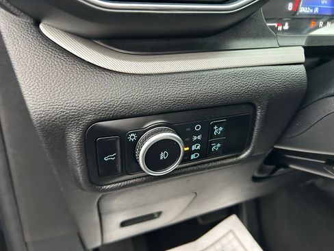 Certified 2023 Ford Explorer XLT w/ Equipment Group 202A image 21