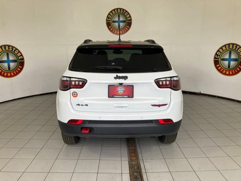 Used 2025 Jeep Compass Trailhawk AWD/4WD image 21