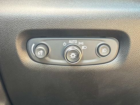 Used 2019 Chevrolet Traverse Premier w/ Driver Confidence II Package FWD image 24