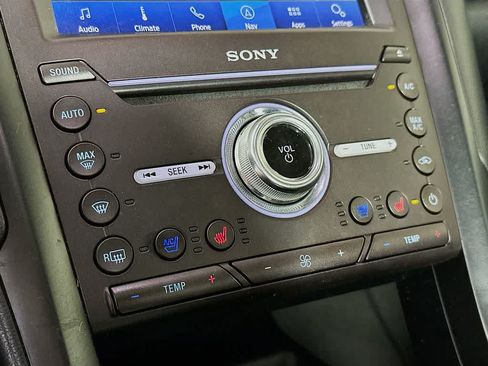 Used 2019 Ford Fusion Titanium FWD image 18