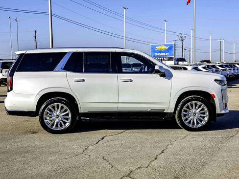 Used 2024 Cadillac Escalade Premium Luxury image 9