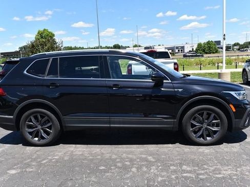 Certified 2023 Volkswagen Tiguan SE w/ Panoramic Sunroof Package AWD/4WD image 5