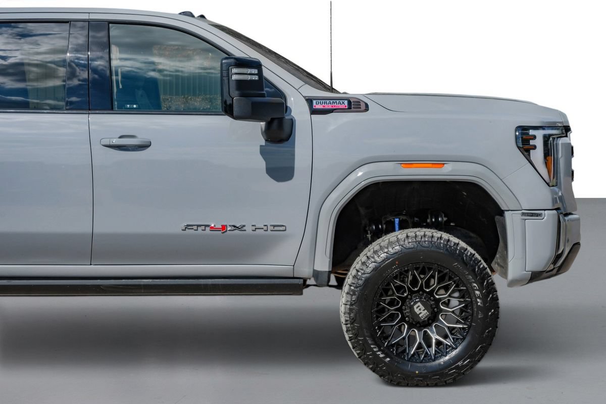 Used 2024 GMC Sierra 2500 AT4X AWD/4WD image 8