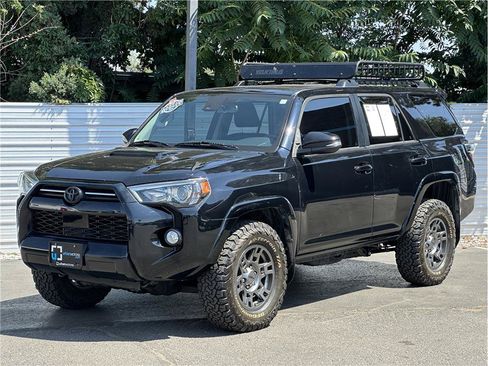 Used 2020 Toyota 4Runner Venture w/ Moonroof Package AWD/4WD image 6