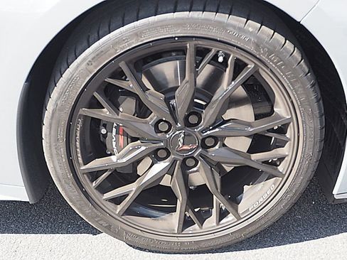 Used 2025 Chevrolet Corvette Stingray Preferred Cpe w/ Z51 Performance Package RWD image 9