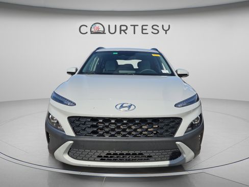 Used 2023 Hyundai Kona SEL FWD image 2