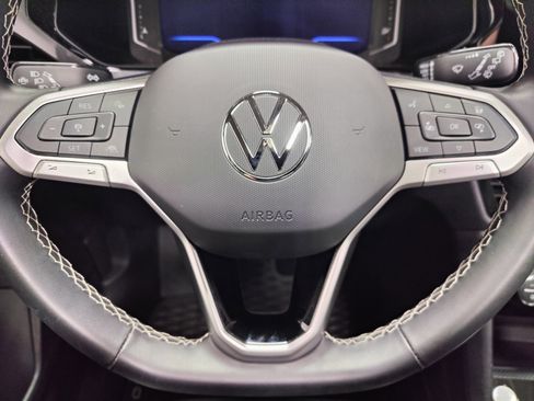 Used 2024 Volkswagen Taos SEL image 31