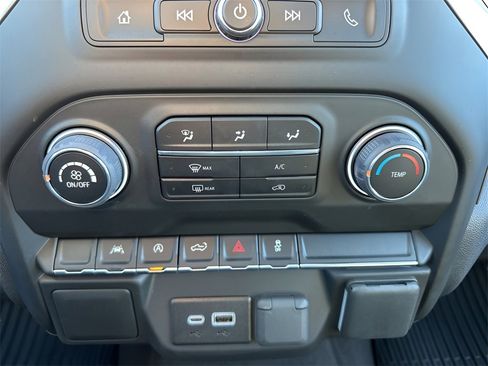 Used 2025 Chevrolet Silverado 1500 Custom image 17