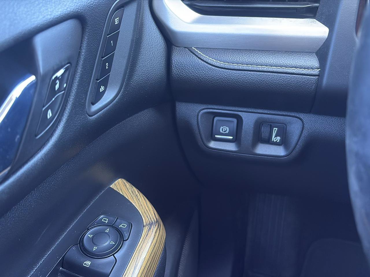 Used 2017 GMC Acadia Denali FWD image 15