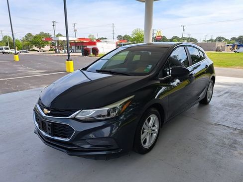 Used 2018 Chevrolet Cruze LT w/ Leather Package image 3