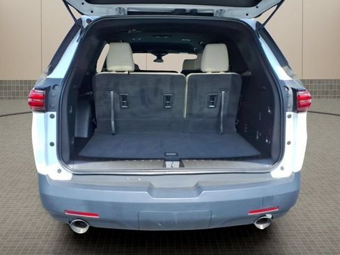 Used 2023 Chevrolet Traverse LS w/ Safety Package FWD image 8