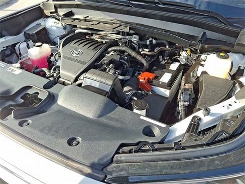 Certified 2024 Toyota Grand Highlander XLE image 28