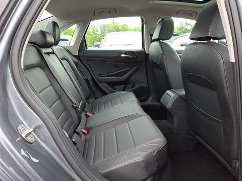 Used 2024 Volkswagen Jetta SE FWD image 12