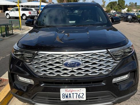 Used 2020 Ford Explorer Platinum w/ Premium Technology Package AWD/4WD image 4
