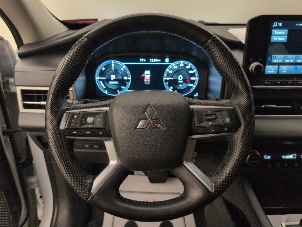 Used 2023 Mitsubishi Outlander 4WD Plug-In Hybrid image 34