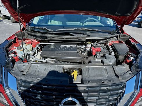 Used 2023 Nissan Rogue SL w/ SL Premium Package image 31