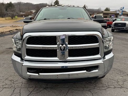 Used 2018 RAM 2500 Tradesman w/ Chrome Appearance Group image 5