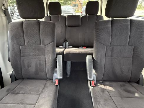 Used 2012 Dodge Grand Caravan SE image 19