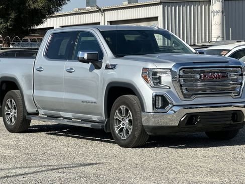 Used 2019 GMC Sierra 1500 SLT w/ Driver Alert Package I AWD/4WD image 10