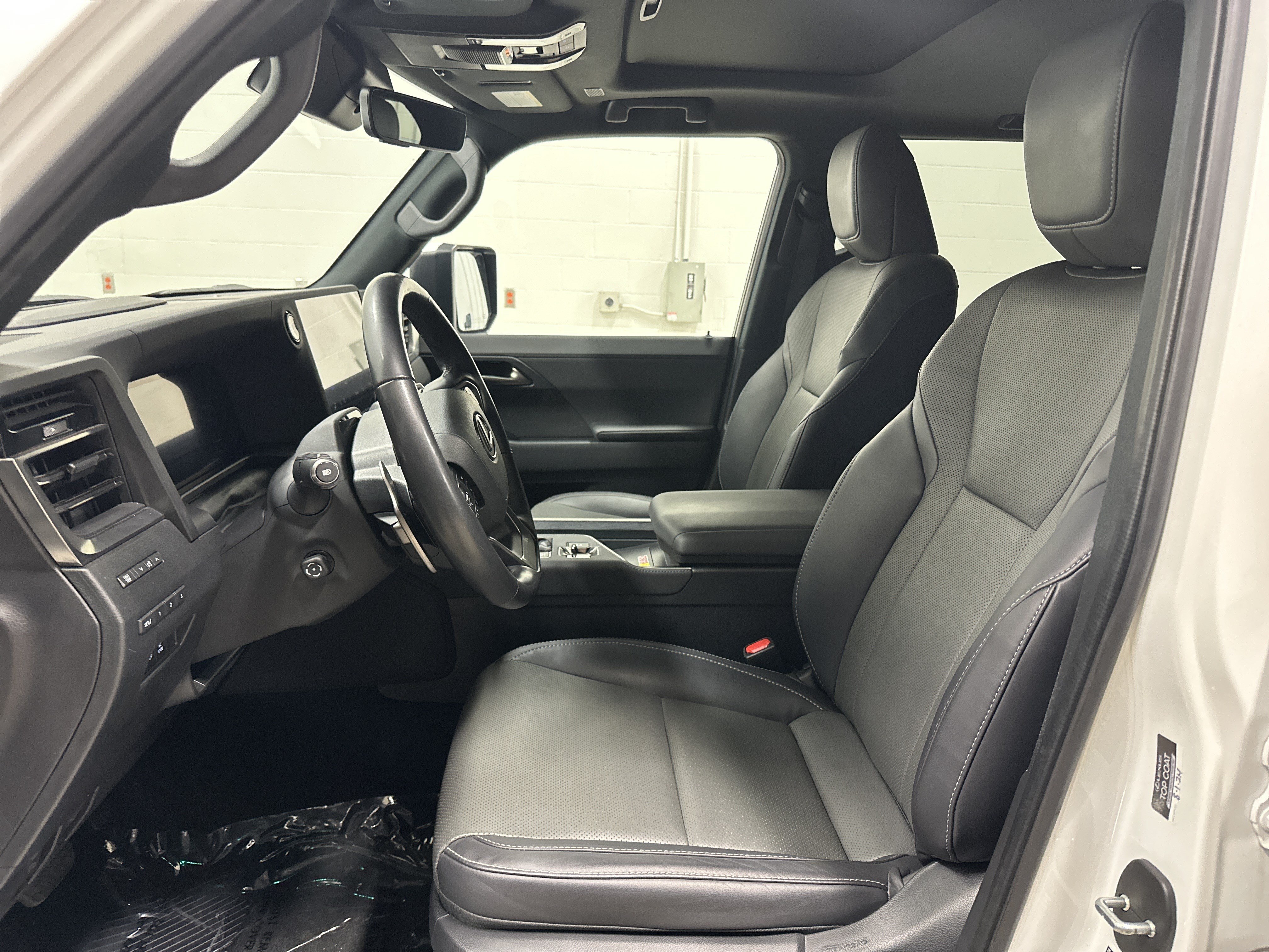 Certified 2024 Lexus GX 550 w/ Accessory Package (Z1) AWD/4WD image 16