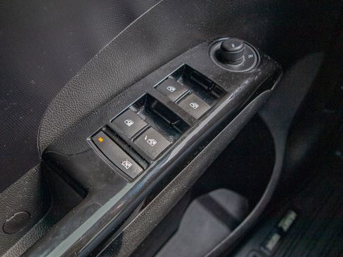 Used 2018 Chevrolet Sonic LT w/ RS Package FWD image 12