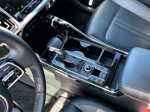 Used 2023 Kia Sorento SX image 14