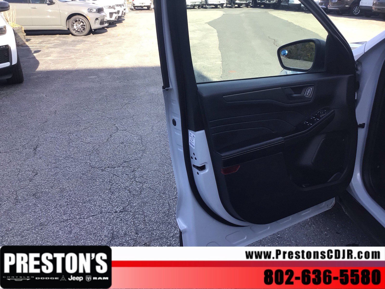 Used 2025 Ford Escape Active AWD/4WD image 10