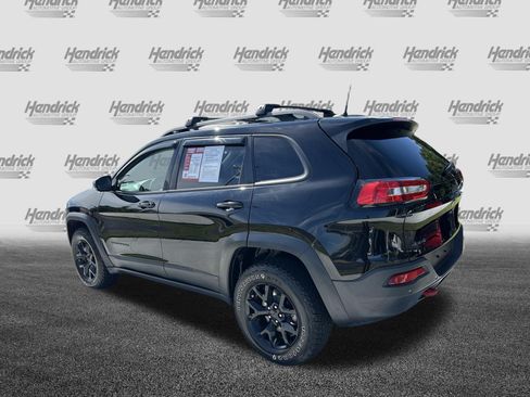 Used 2018 Jeep Cherokee Trailhawk AWD/4WD image 8