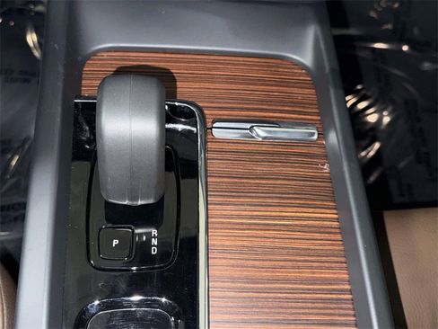 Used 2025 Volvo V60 B5 Cross Country Plus image 24