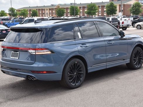 New 2026 Lincoln Aviator Reserve w/ Jet Appearance Package RWD image 6