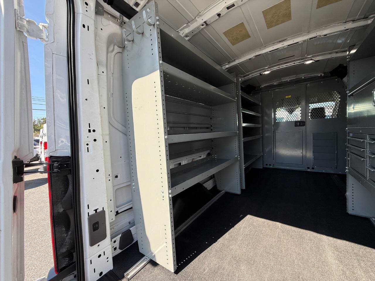 Used 2023 Ford Transit 250 Medium Roof RWD image 32