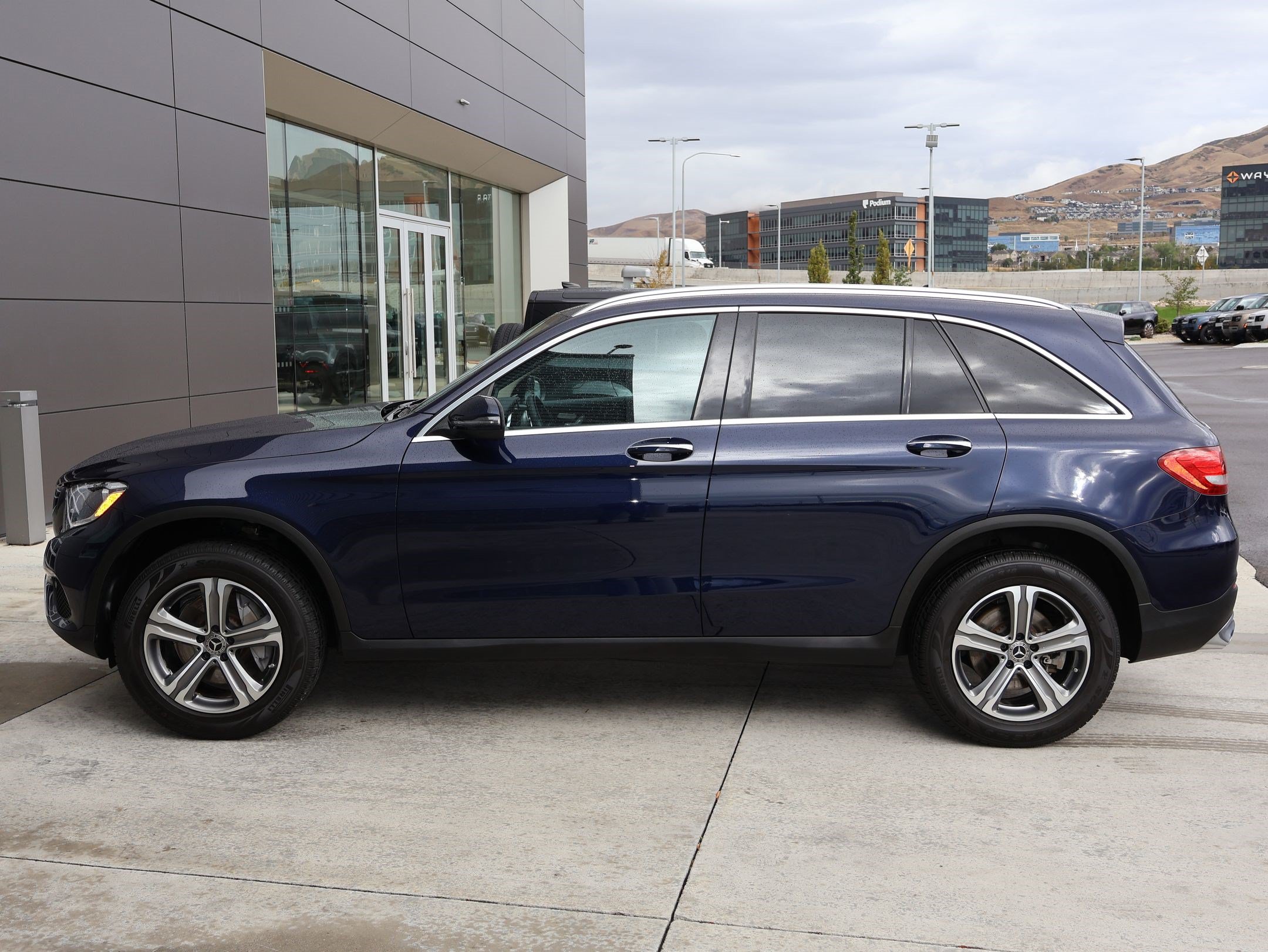 Used 2019 Mercedes-Benz GLC 300 4MATIC image 9