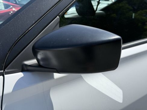 New 2025 Nissan Kicks Play S image 28