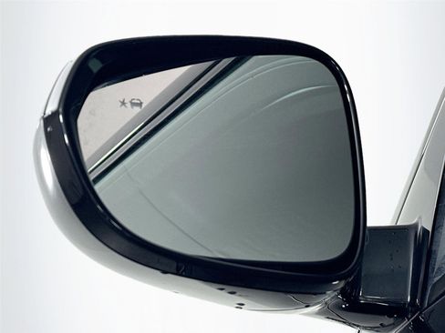 Used 2023 Chevrolet TrailBlazer RS w/ Convenience Package image 5