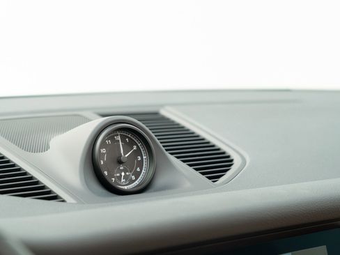 Certified 2025 Porsche Macan image 24