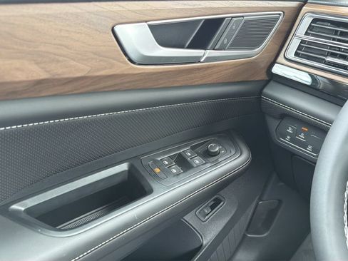 New 2026 Volkswagen Atlas SE FWD image 21