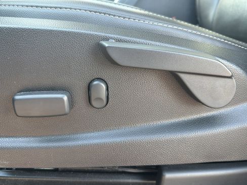 Used 2019 GMC Canyon SLT w/ Driver Alert Package image 26