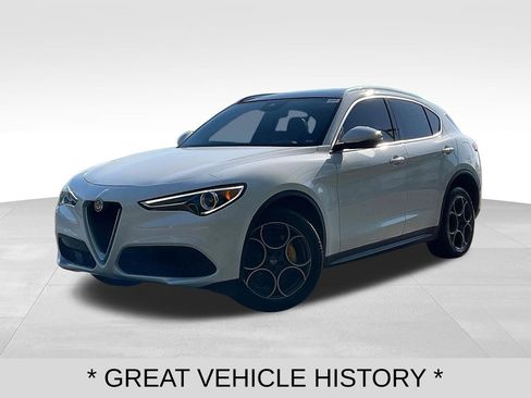 Used 2018 Alfa Romeo Stelvio Ti AWD/4WD image 3