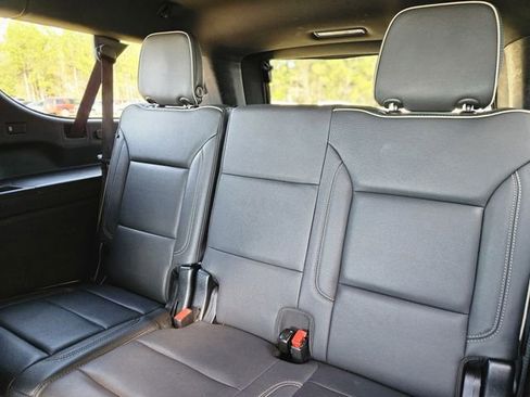 Used 2023 Chevrolet Suburban Premier image 29